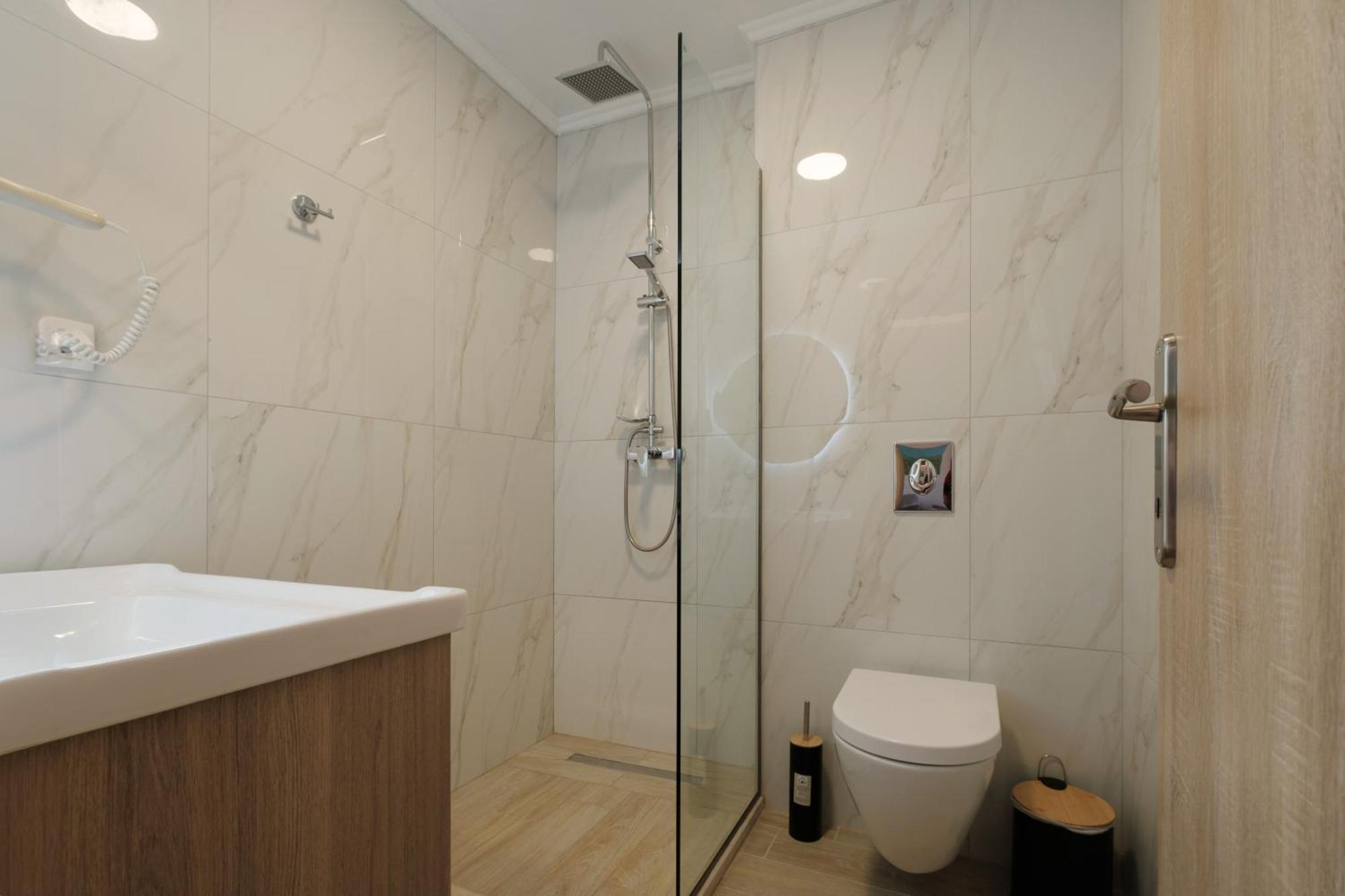 Zeus Throne Aparthotel Afión